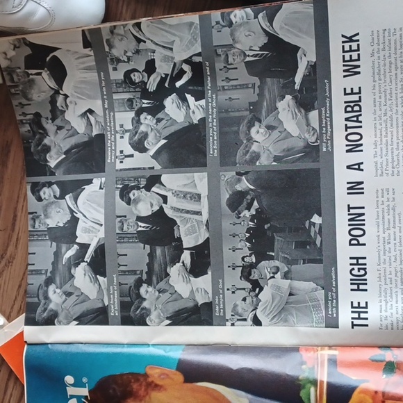 Vintage Life Magazine Kennedy's  Dec 19th 1960 - Picture 3 of 3